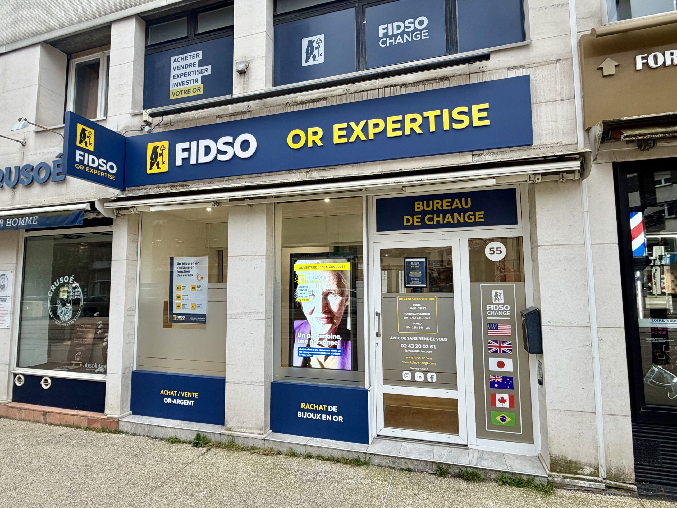 Le mans - currency exchange office storefront